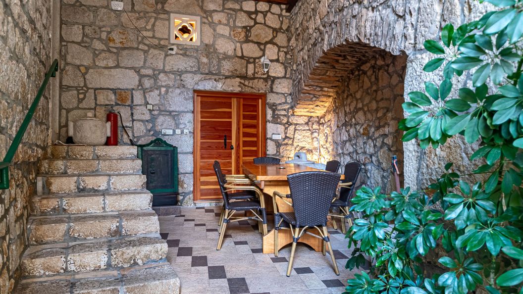 Apartmanok és Szobák Internet Hozzáféréssel Lastovo - 13678 (1)