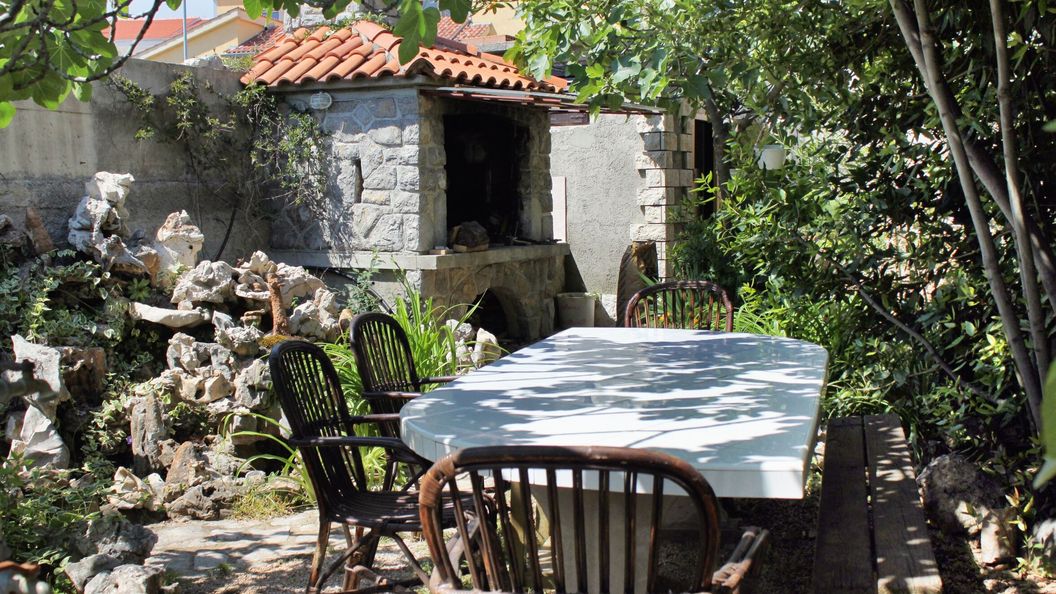 Apartmanok és Szobák Parkolóhellyel Krk - 13553 (1)