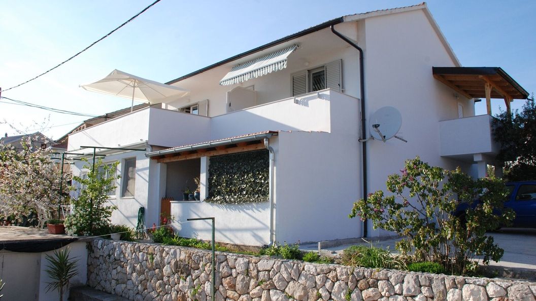Apartmanok és Szobák Parkolóhellyel Hvar - 13161 (1)