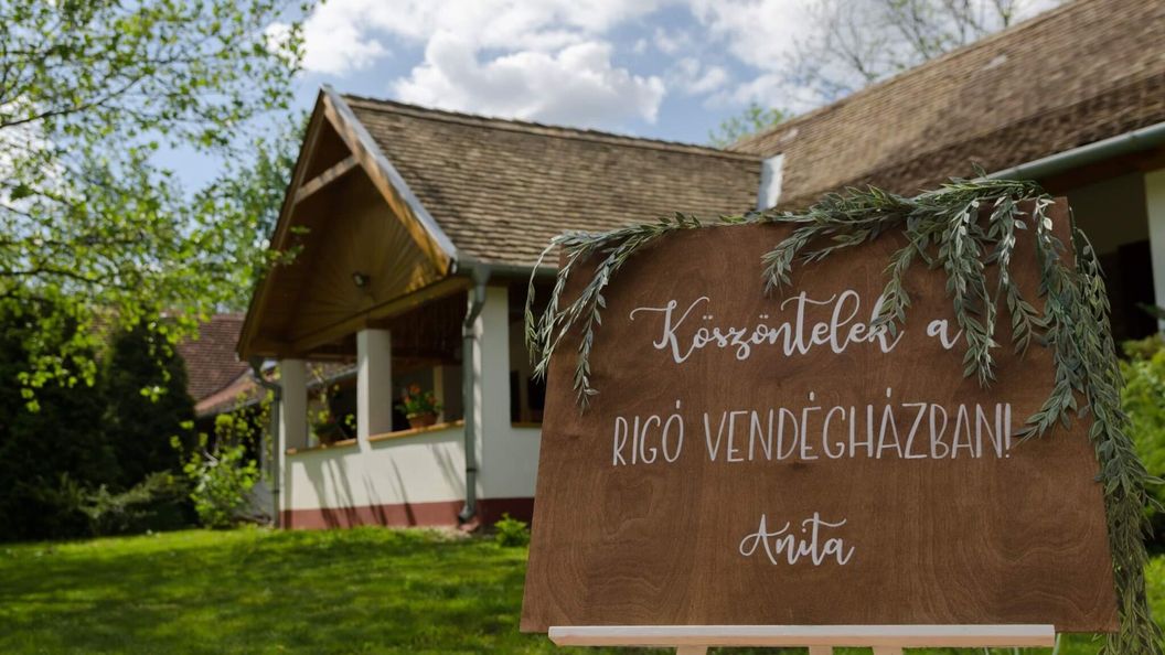 Rigó Vendégház és Rendezvényterem Gyopárosfürdő (1)