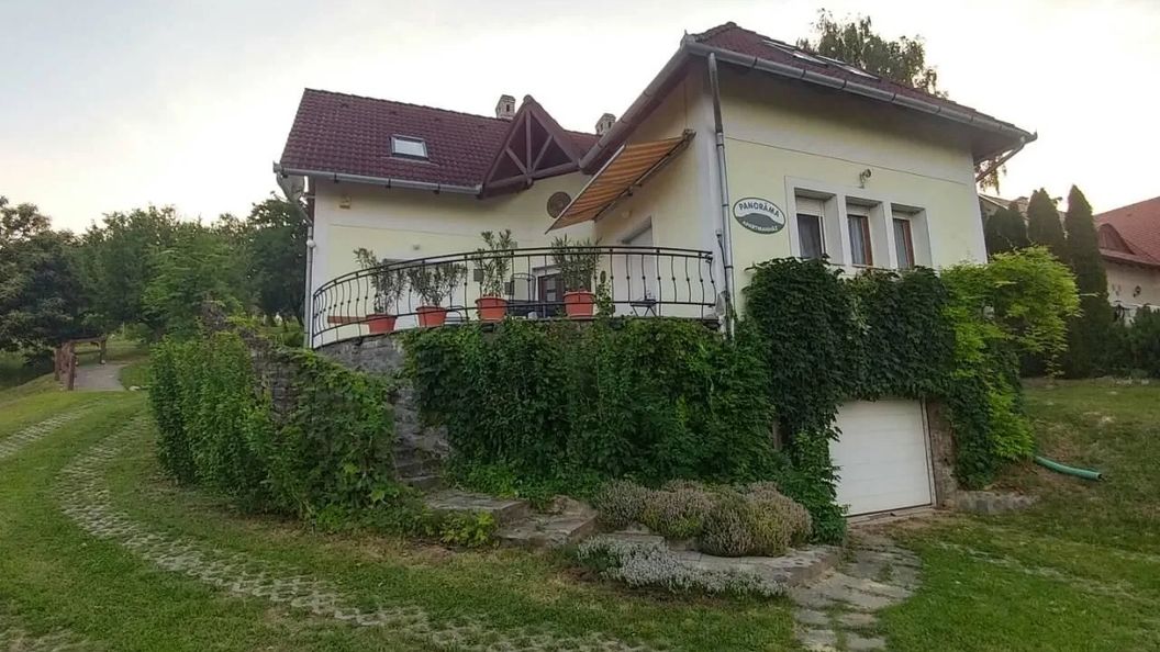 Panoráma Apartmanház Szigliget (1)