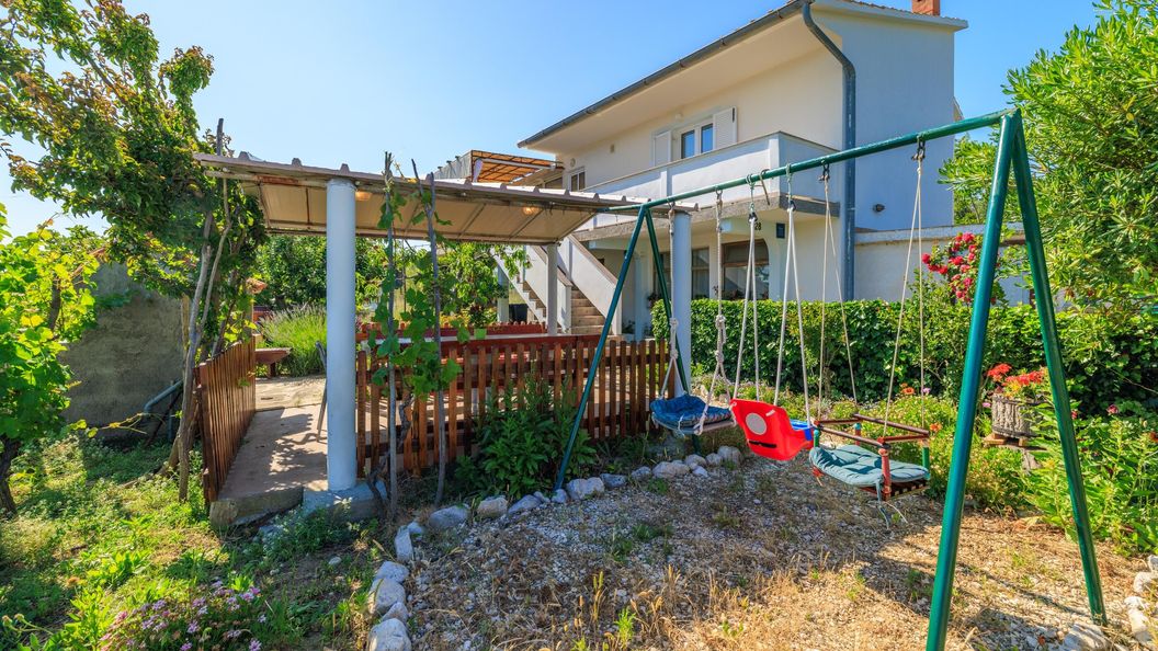 Apartment Stojna Lopar (1)