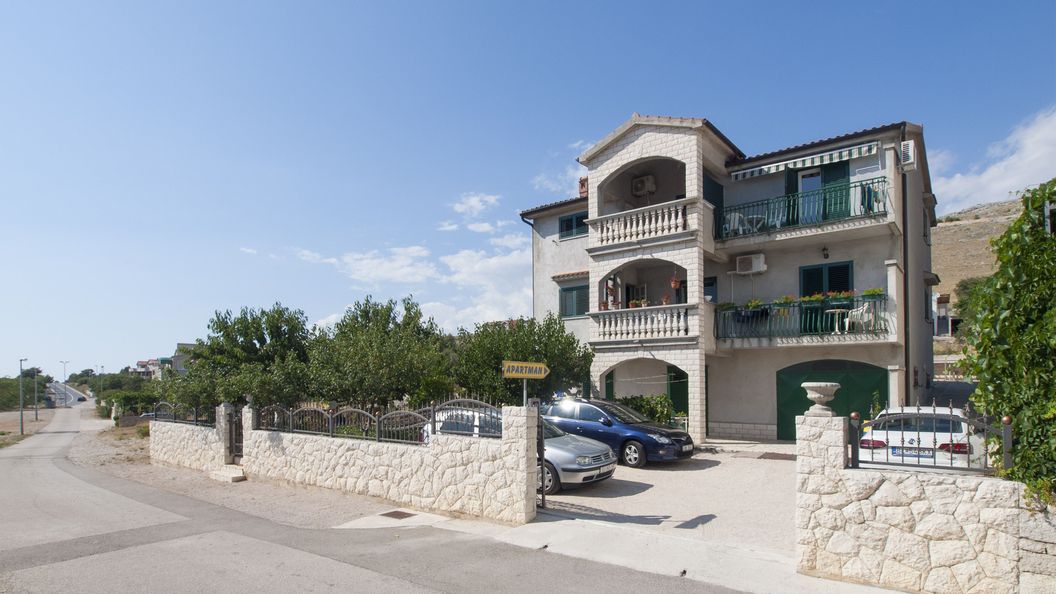 Apartmanok Parkolóhellyel Grebastica, Sibenik - 11572 Grebaštica (1)