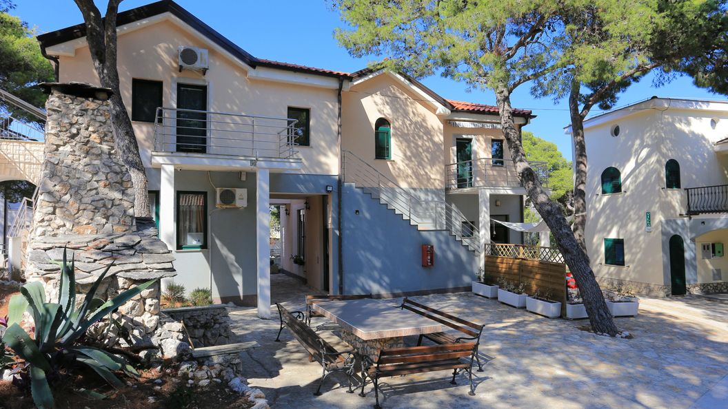 Apartmanok és Szobák A Tenger Mellett Rogoznica - 3266 (1)