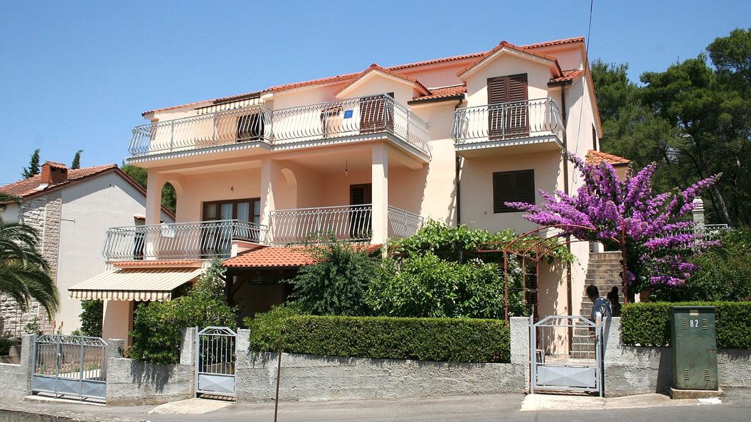 Apartmanok Parkolóhellyel Vrboska, Hvar - 4634 Vrboska (1)