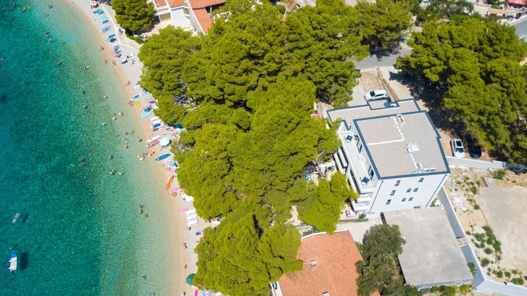 Családi Apartmanok A Tenger Mellett Brela, Makarska - 6007 Brela (1)