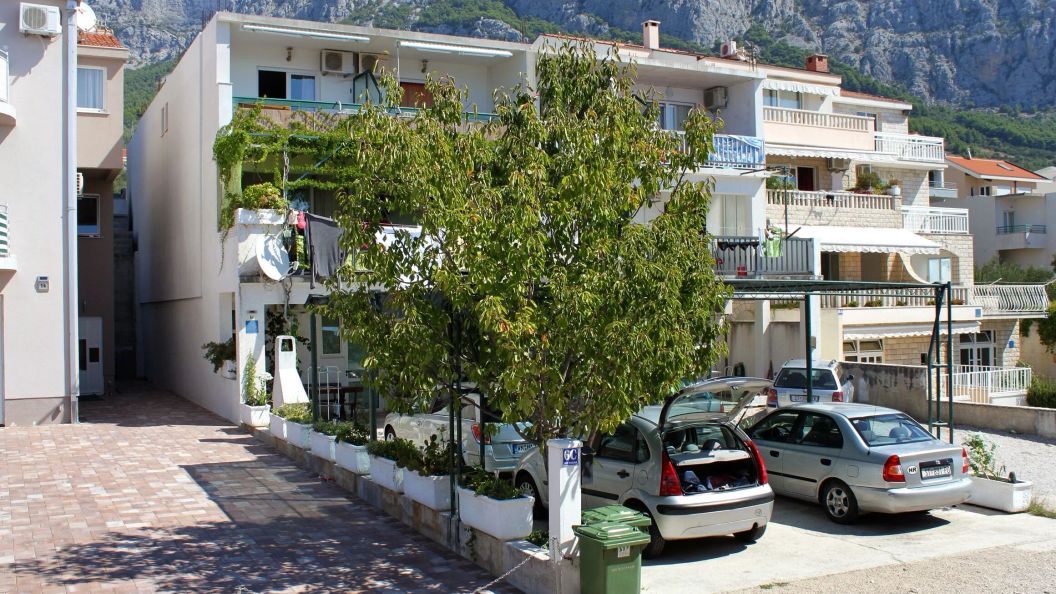 Apartments With Parking Space Makarska - 9129 (1)