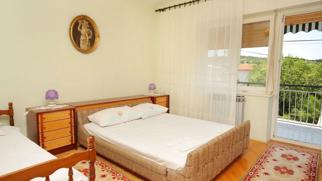 Apartmanok Parkolóhellyel Senj - 5572 (1)