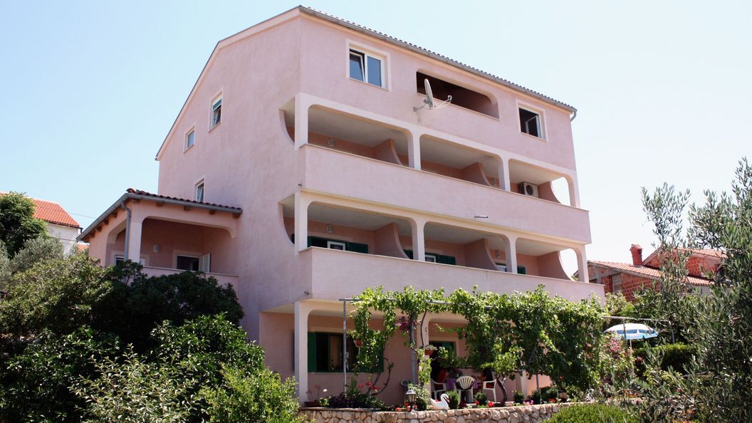 Apartmanok és Szobák Parkolóhellyel Barbat, Rab - 5070 Barbat (1)