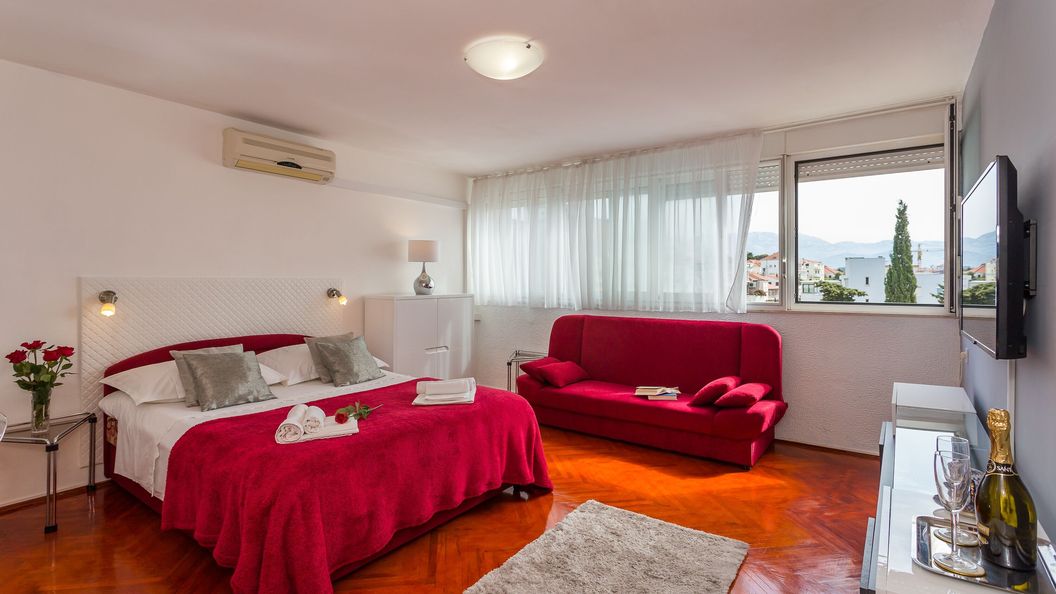 Apartmanok Parkolóhellyel Split - 2196 (1)