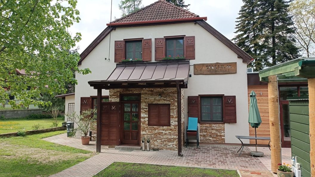 Erdészlak Vendégház Isztimér-Hétházpuszta (1)