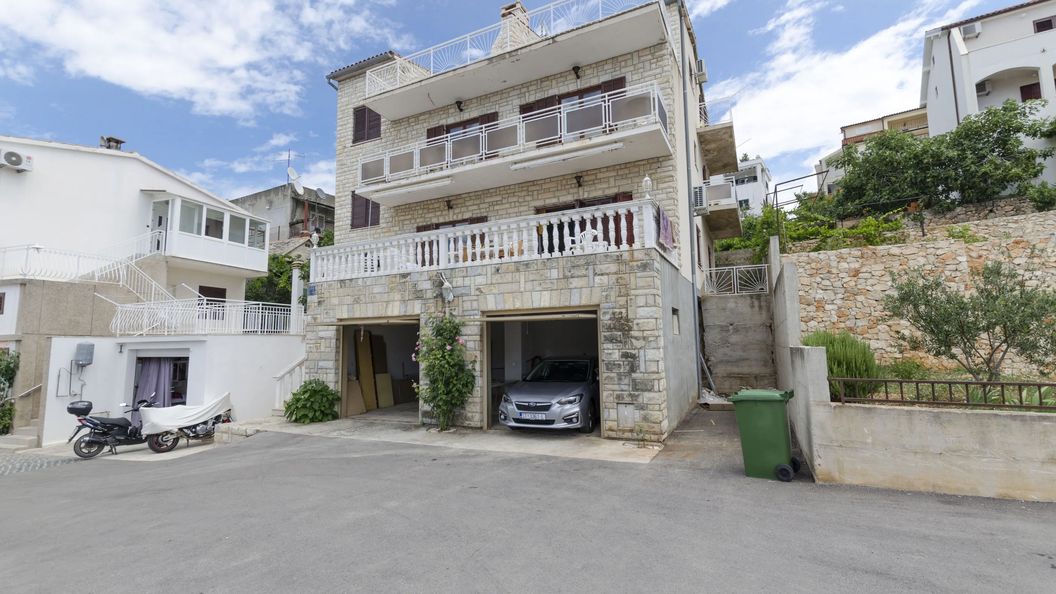 Apartments Dušan Primosten (1)