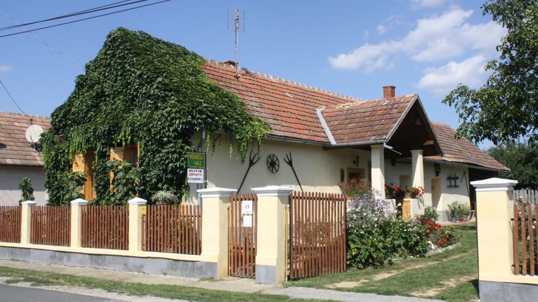 Karát-lak Vendégház Gersekarát (1)