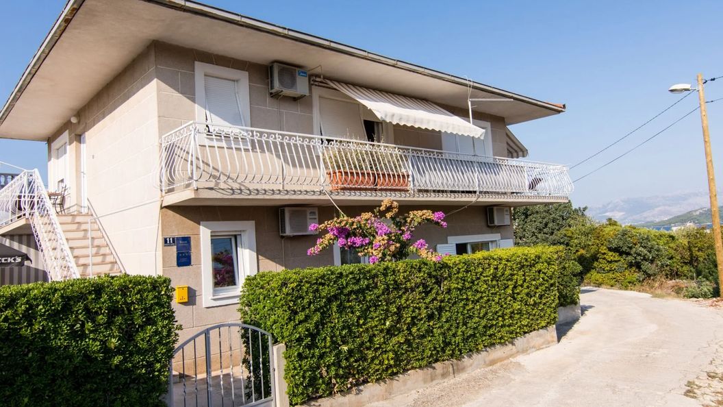 Apartmani Ivica Slatine (1)