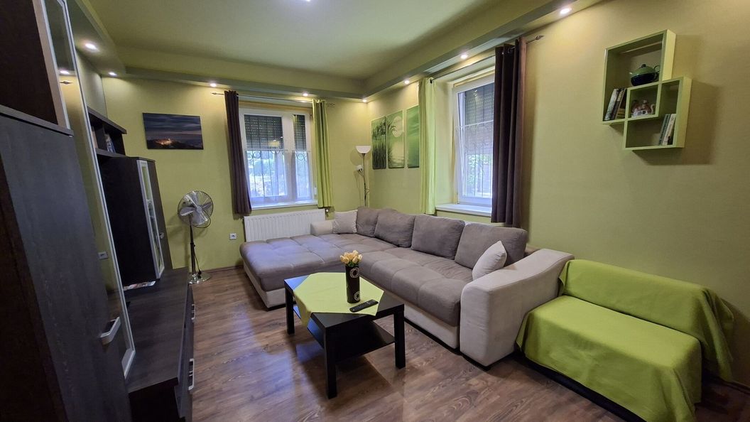 Gábor Apartman Komló (1)