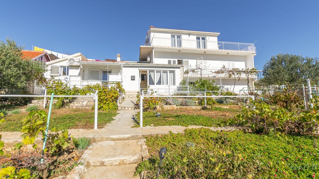 Apartments and Room Milka-Jere Primosten (1)