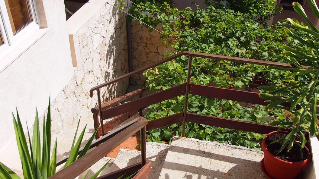 Apartmani Pivac 1 Lokva Rogoznica (1)