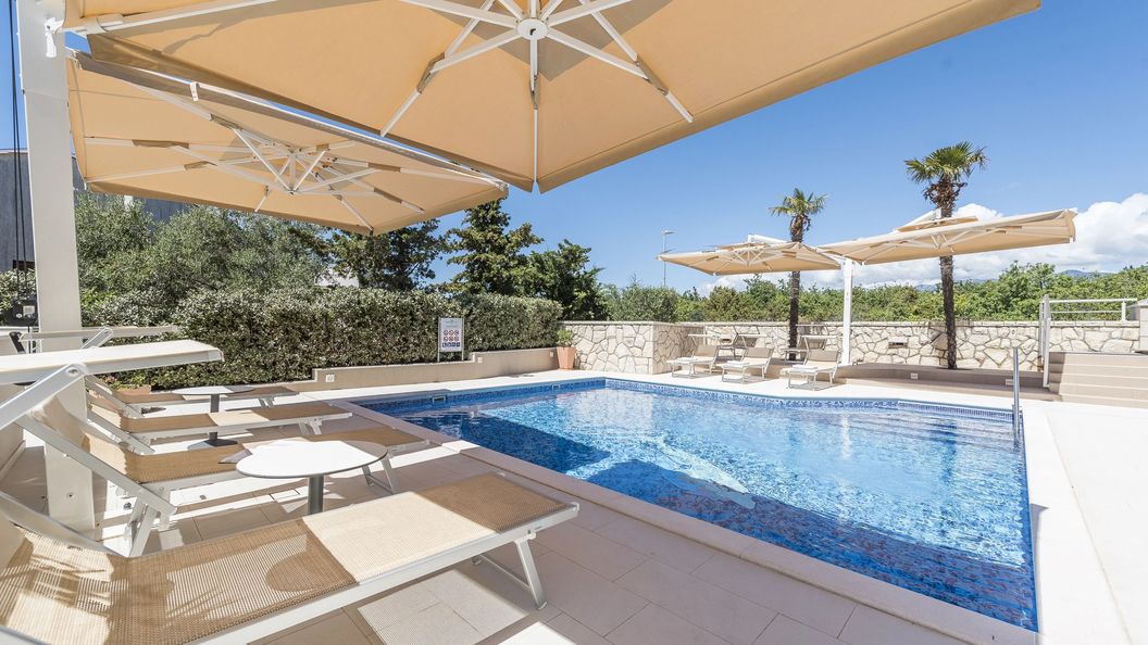 Apartmanok Családok Részére Medencével Novalja, Pag - 14274 Novalja (1)