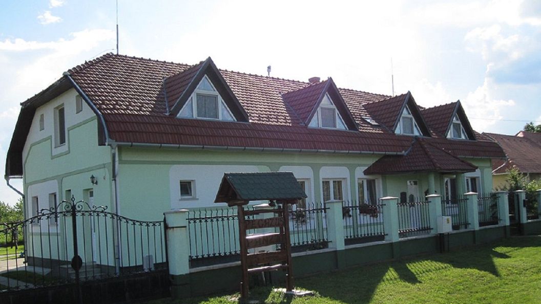 Pegazus Szálláshely És Étterem Dombegyház (1)