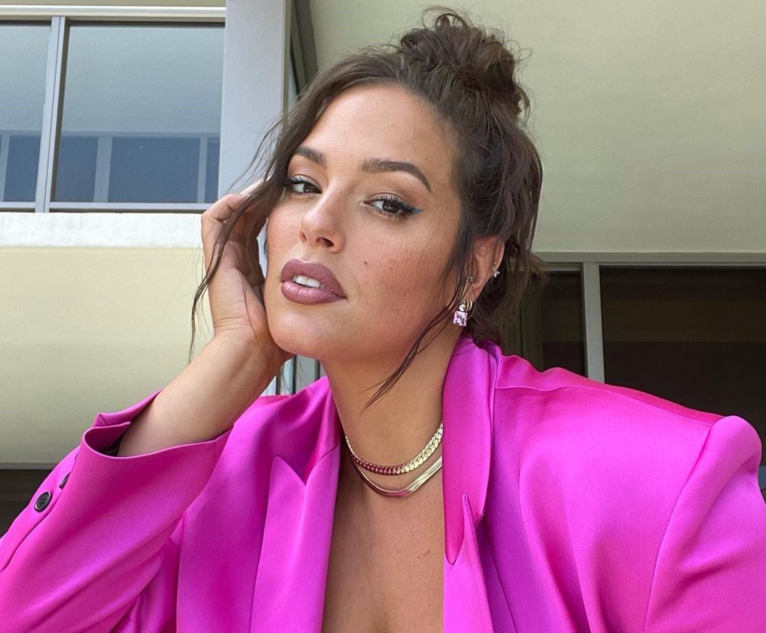 Ashley Graham pokazała odważne nagie zdjęcie. 