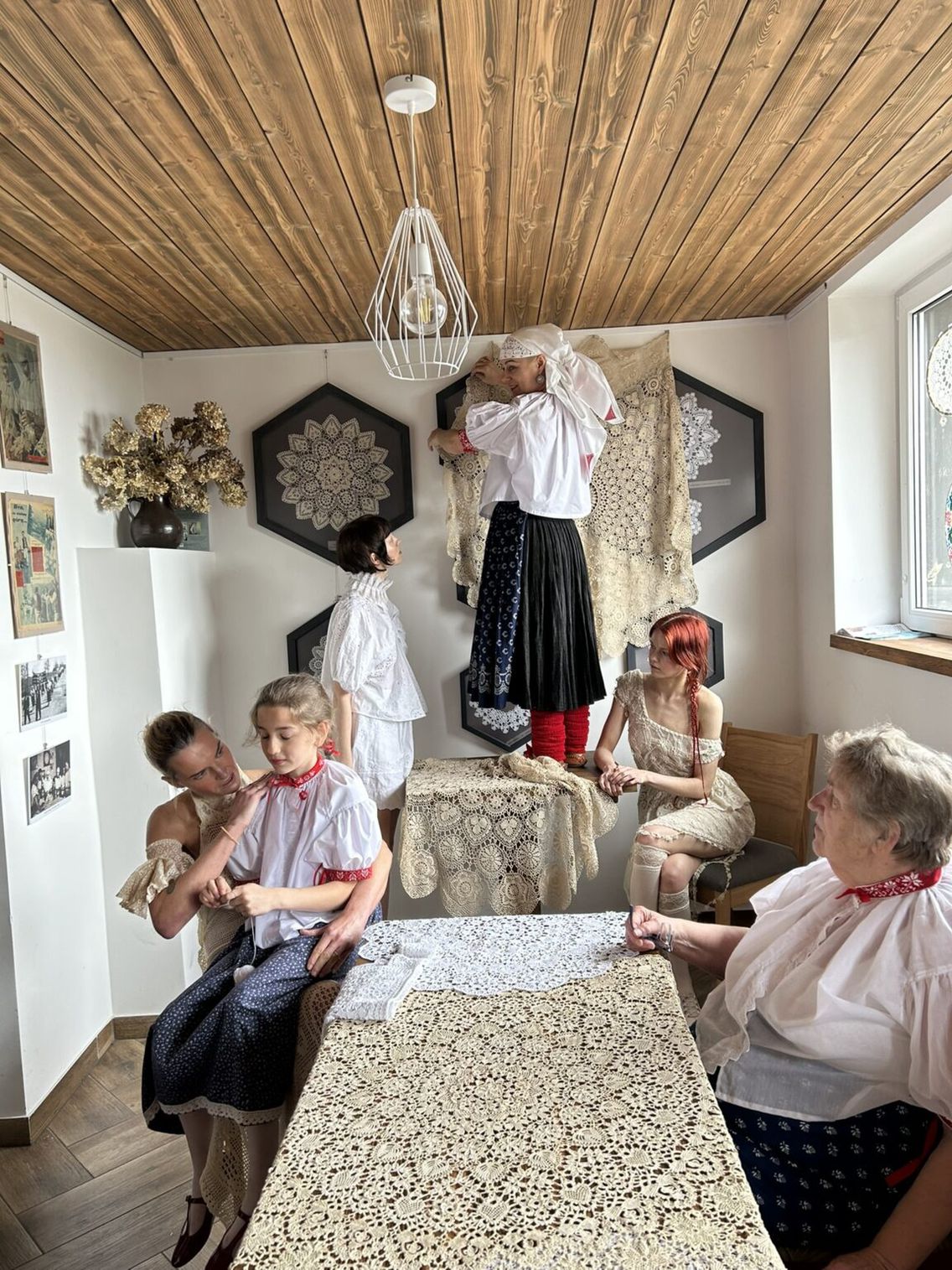 Przygotowania do sesji zdjęciowej dla Vogue