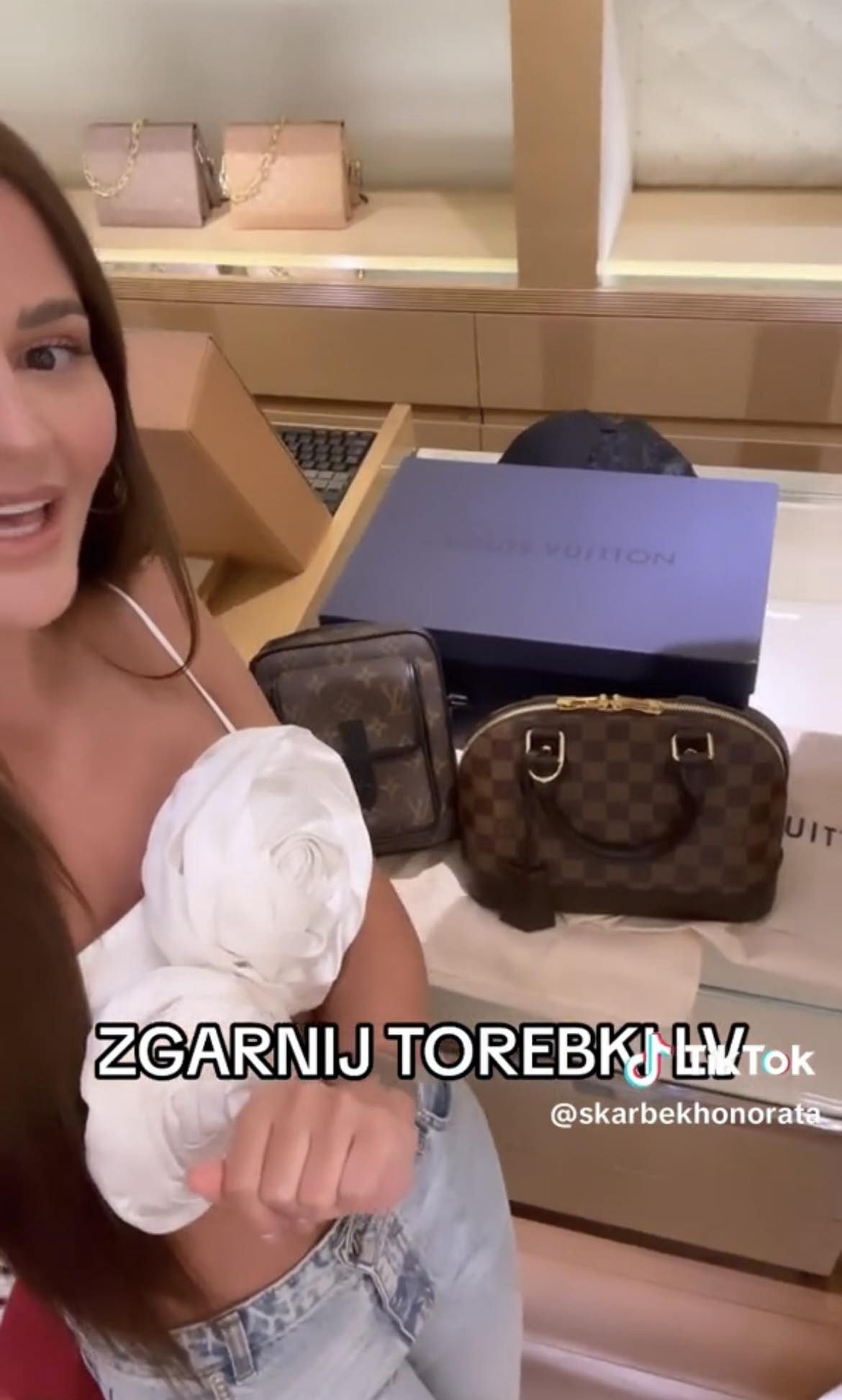 Honorata Skarbek rozdaje fanom torebki Louis Vuitton. Warunek jest jeden 