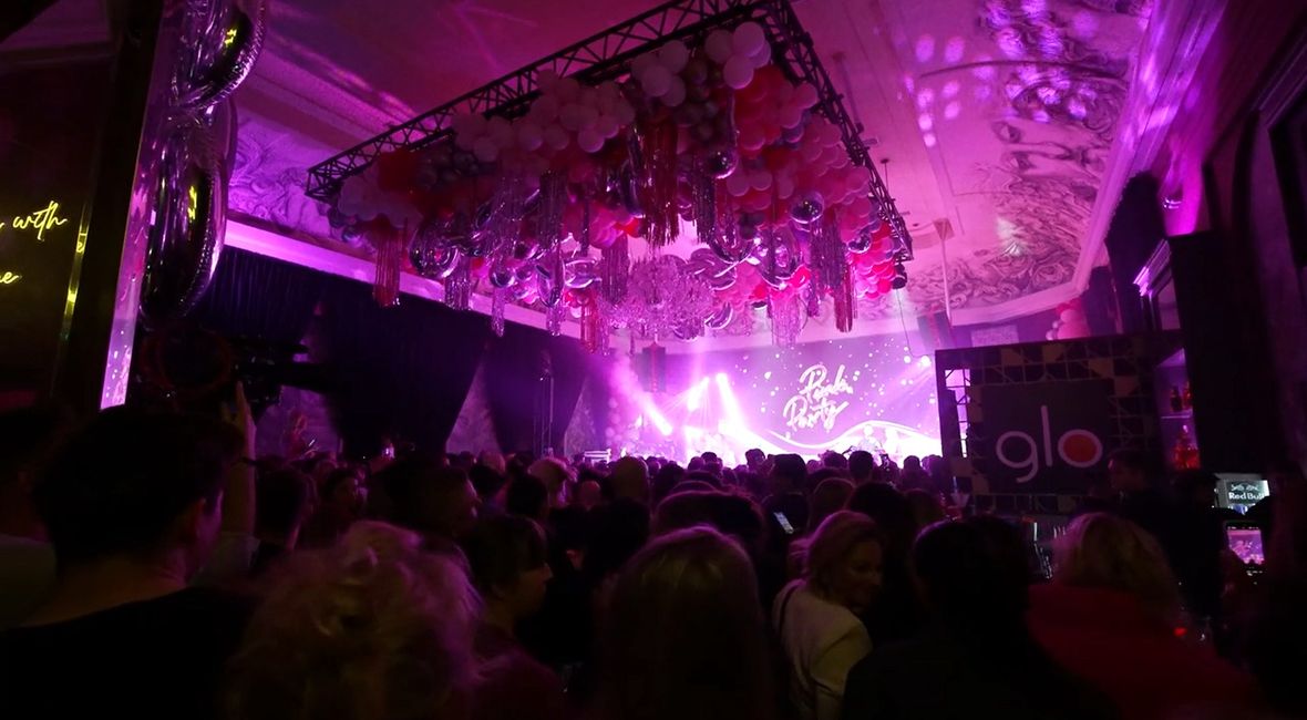 Pudelek Pink Party
