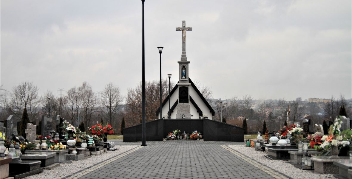 Cmentarz w nowych Nieboczowych. Jego przeniesienie było jednym z warunków, którzy postawili mieszkańcy wsi