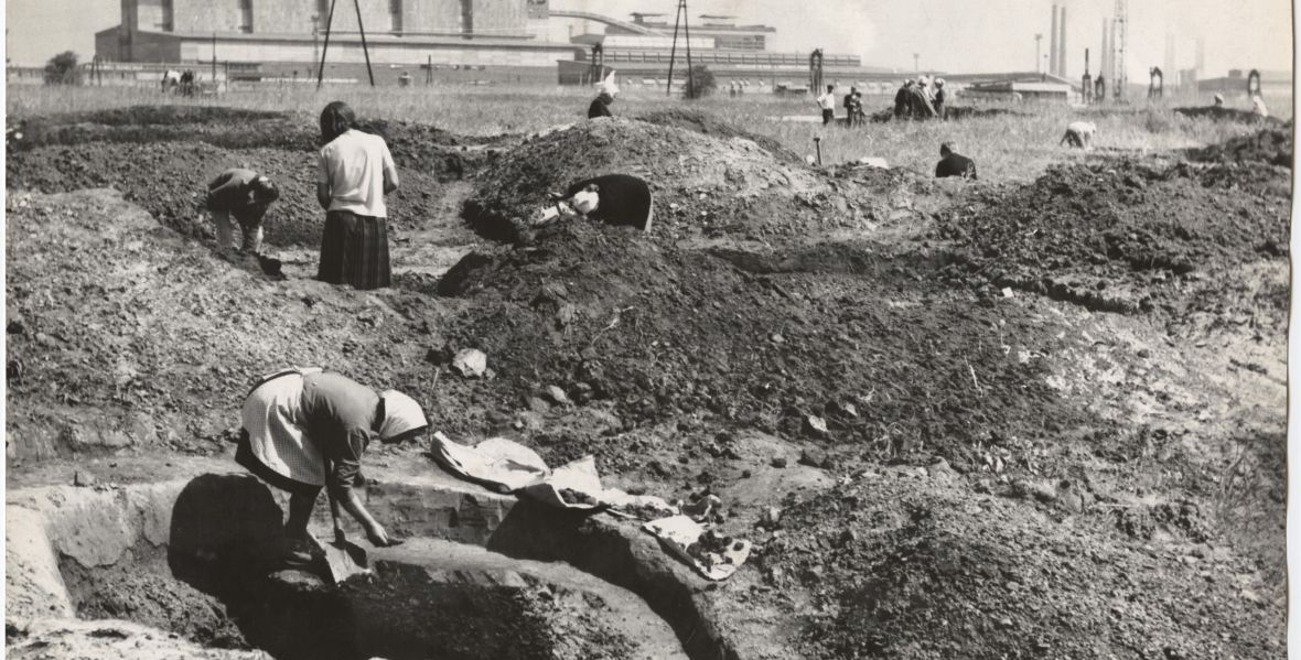 Wykopaliska archeologiczne w okolicy huty im. Lenina. Ok. 1952 roku
