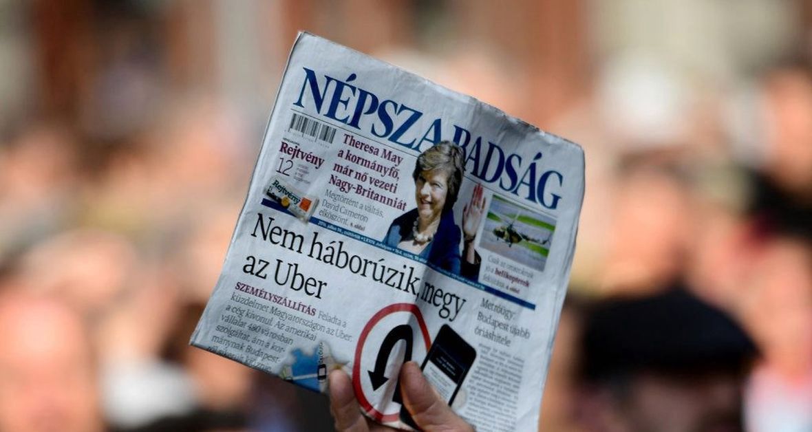 Dziennikarzy gazety &quot;Népszabadság&quot; wydawca wziął podstępem. Pod pozorem przeprowadzki wyprowadził ich z redakcji, a następnie zamknął tytuł