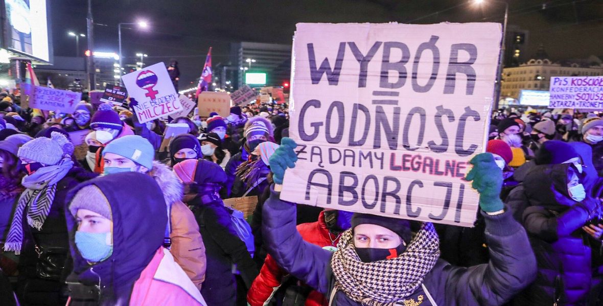 Warszawa. Protest po publikacji wyroku Trybunału Konstytucyjnego w sprawie aborcji