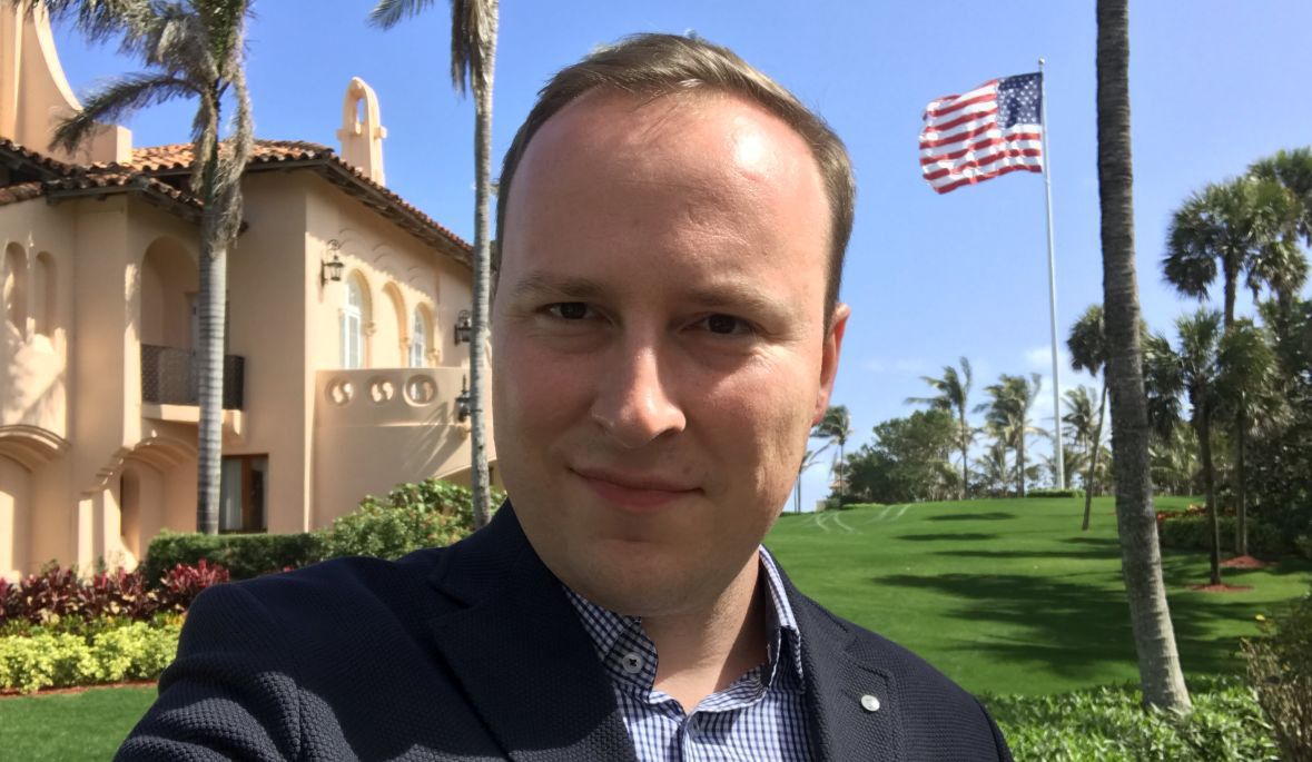 Autor w posiadłości Trumpa: &quot;Mar-a-Lago na pierwszy rzut oka przypominało wakacyjną wersję Hogwartu&quot;