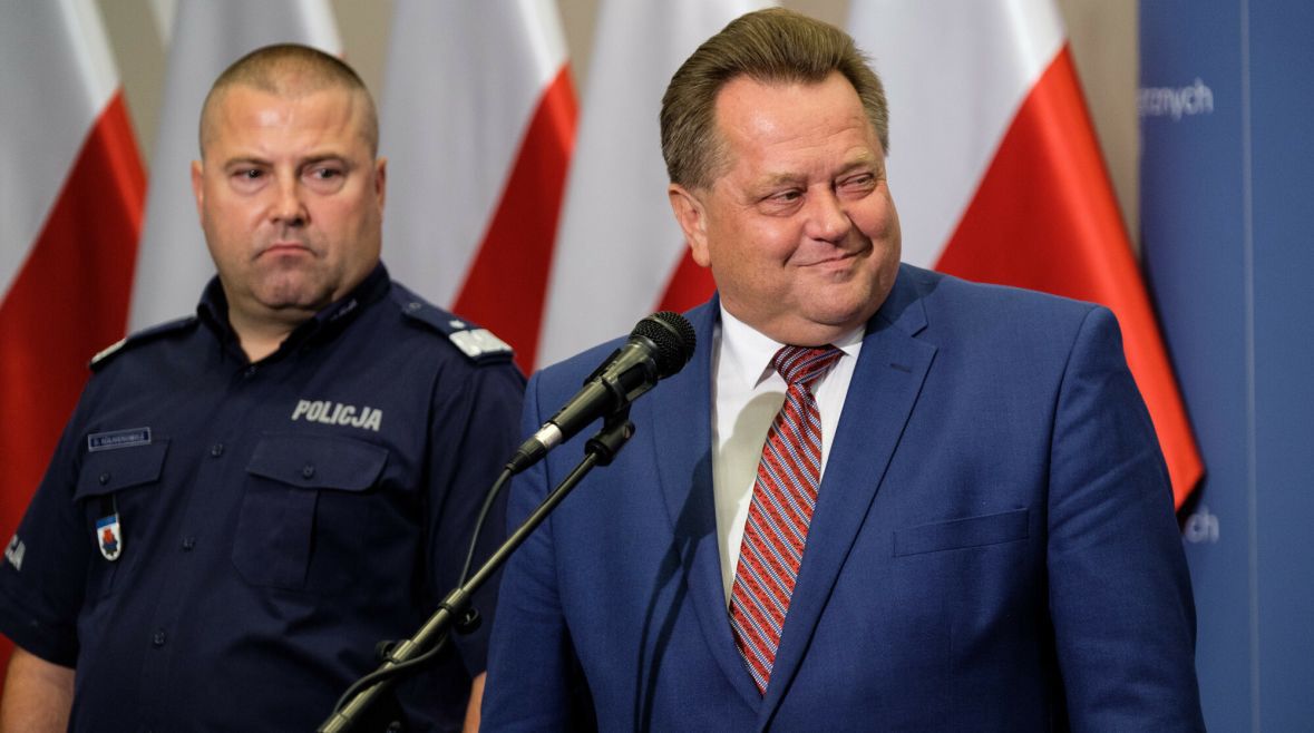 Nadinspektor Daniel Kołnierowicz i Jarosław Zieliński, wiceminister spraw wewnętrznych i administracji odpowiedzialny za policję w latach 2015-2019