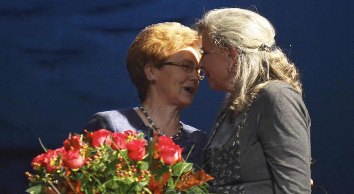 Danuta Wałęsa i Krystyna Janda po premierze monodramu Jandy &quot;Danuta W.&quot;. 11 października 2012 roku