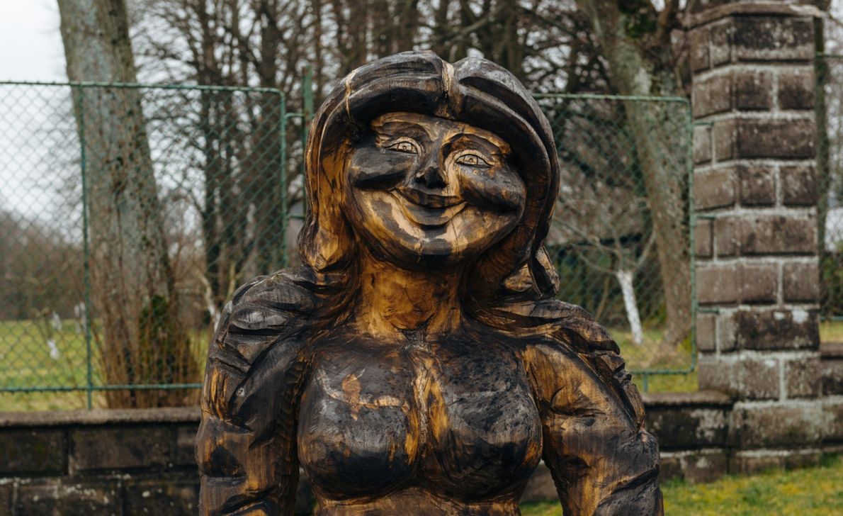 Figura Borowej Ciotki, jednego z kaszubskich mitologicznych duchów