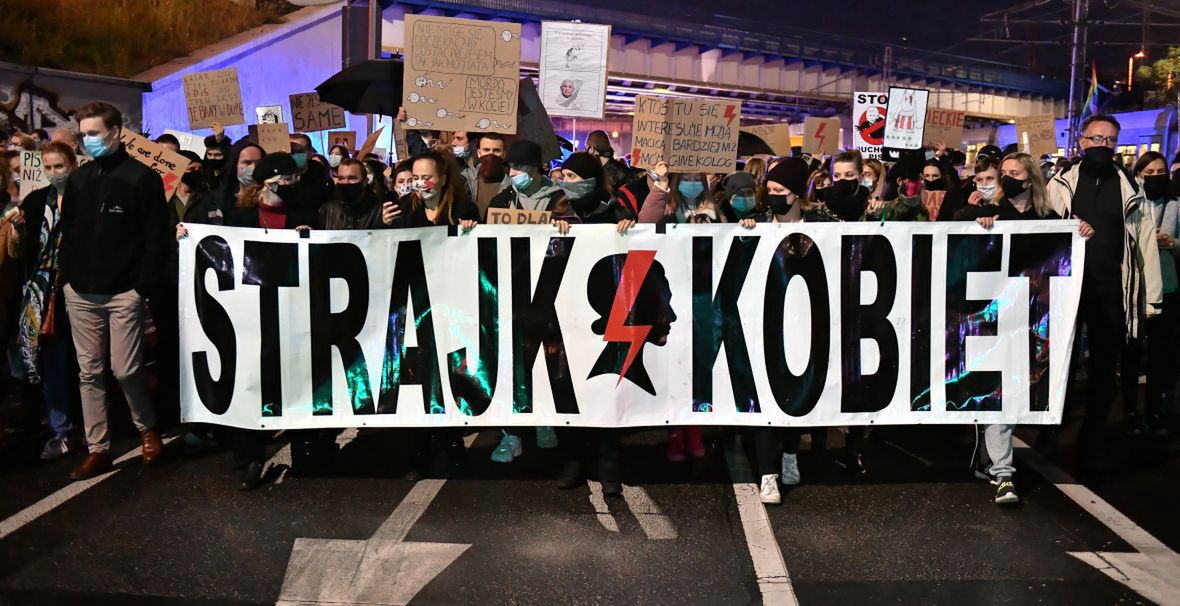 Jedne kobiety zapraszają mężczyzn na protesty i do dyskusji. Inne pomstują: „Znów chcecie mówić za nas!”, Na zdjęciu - protest we Wrocławiu, 2 listopada 2020 roku