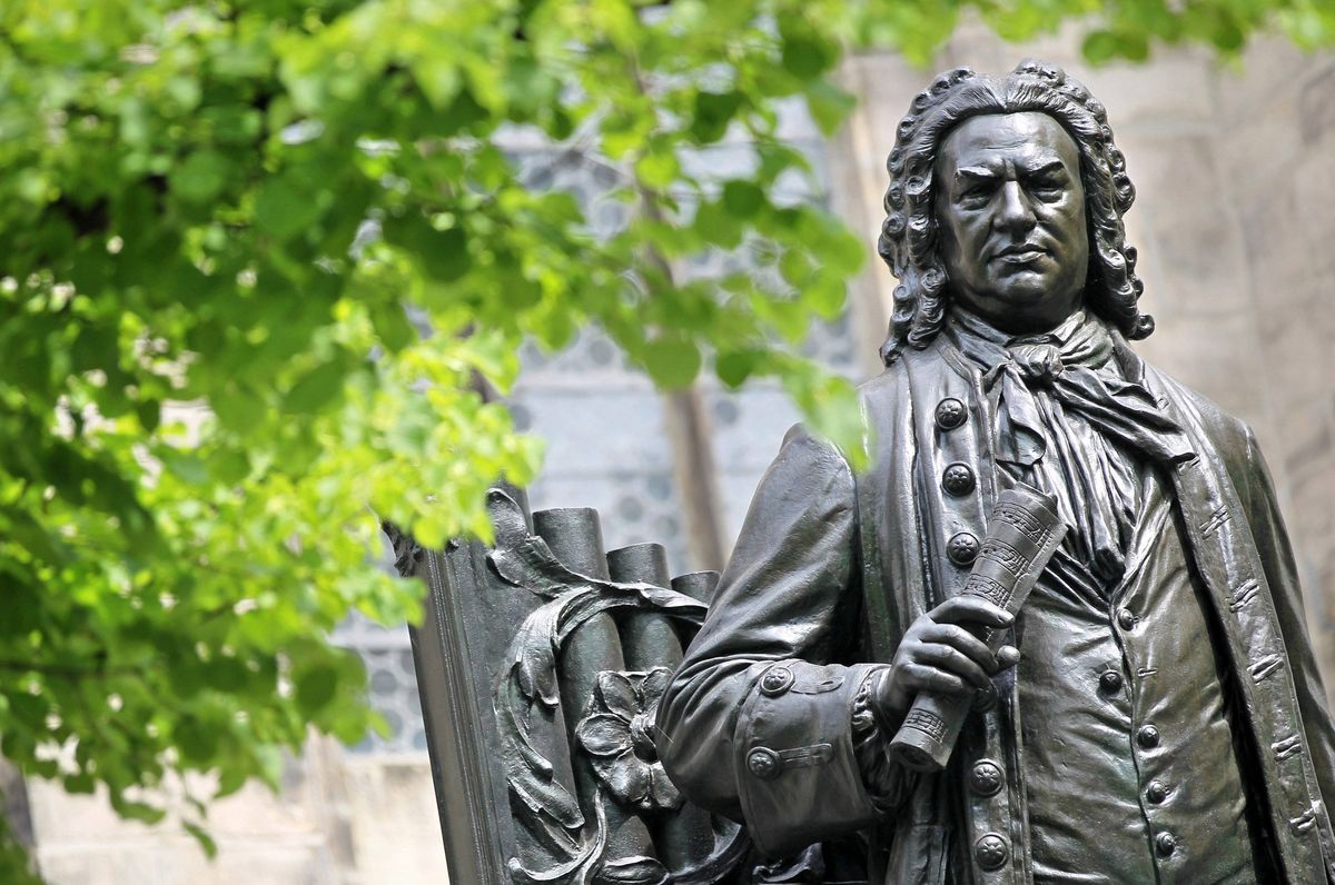 Ба х. Иоганн Себастьян Бах. Иоганн Себастьян Бах (1685-1750). Бах памятник Эйзенах. Иоганн Себастьян Бах фото.