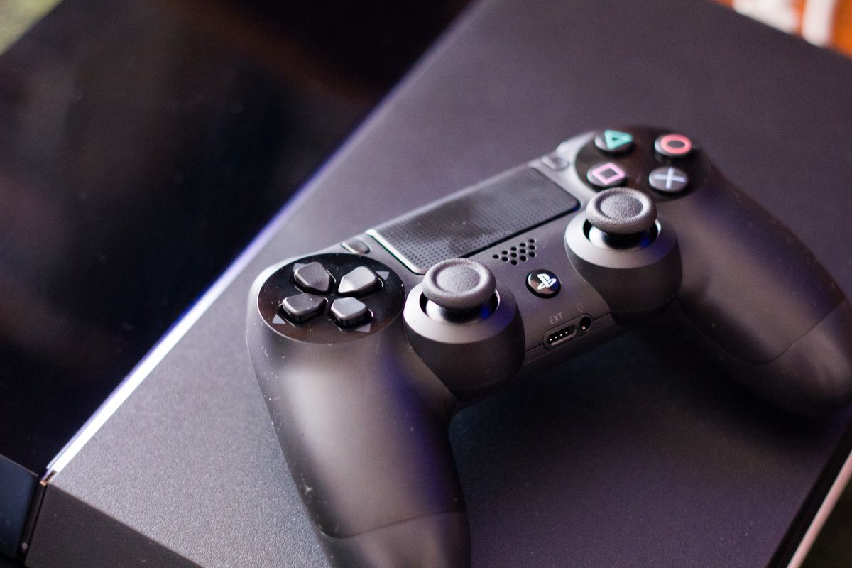 Nadruk in tegenstelling tot Denemarken PlayStation 5 nadchodzi, ale Sony nie zapomina o PS4. DualShock 4 dostanie  nowy gadżet - WP Gry