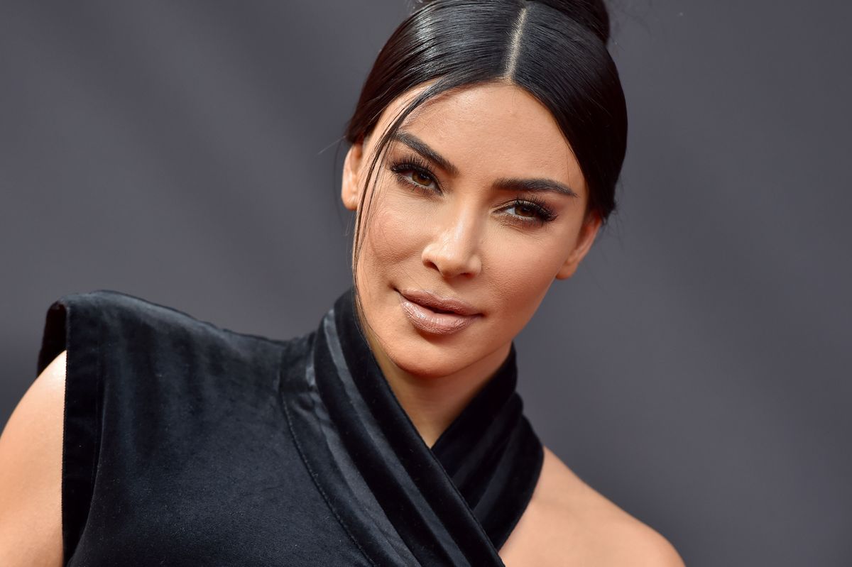 Dawny kolega Kim Kardashian napisał powieść. Nawiązuje do skandalu z  sekstaśmą - WP Gwiazdy