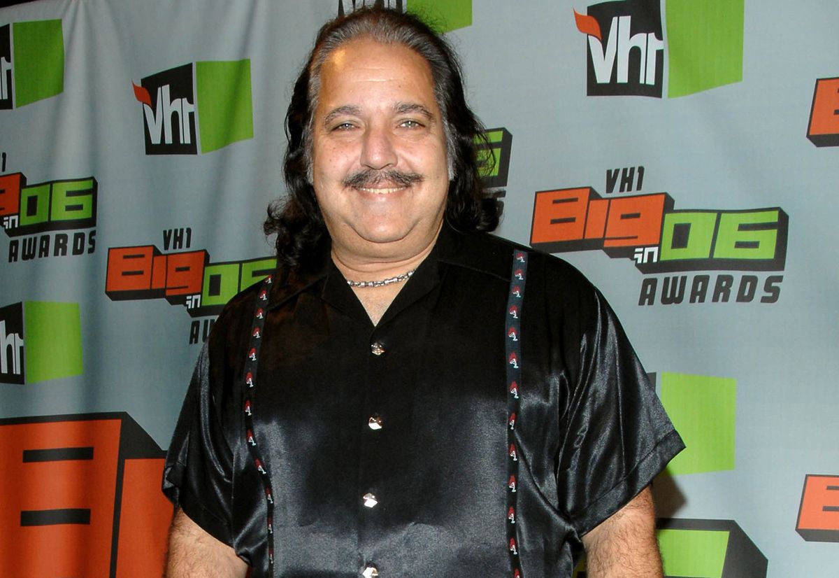 Ron Jeremy usłyszał nowe zarzuty. Najmłodsza ofiara miała 15 lat - WP  Gwiazdy