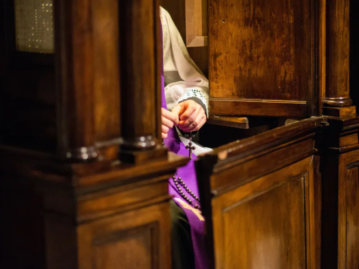 Ofiara księdza influencera: kazał mi się spowiadać tylko u niego