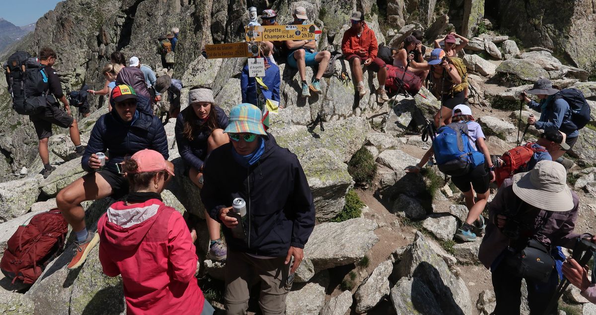 Francja ograniczy wstęp na szlak Tour du Mont Blanc bez noclegów