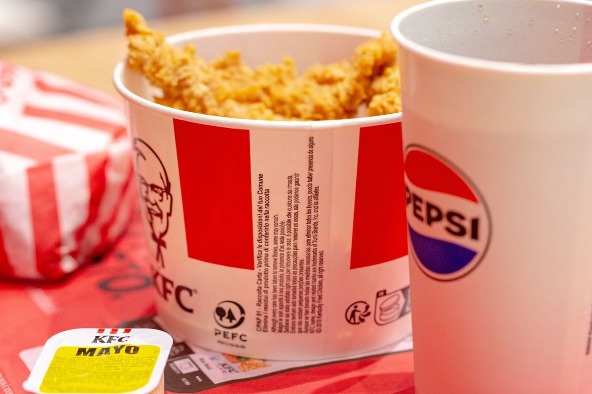 KFC żegna się z Pepsi po 40 latach i przechodzi na Coca-Colę
