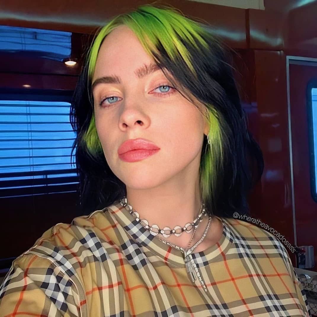 Billie Eilish o zmaganiach z akceptacją siebie: ,,Powodem, dla którego się  cięłam było moje ciało