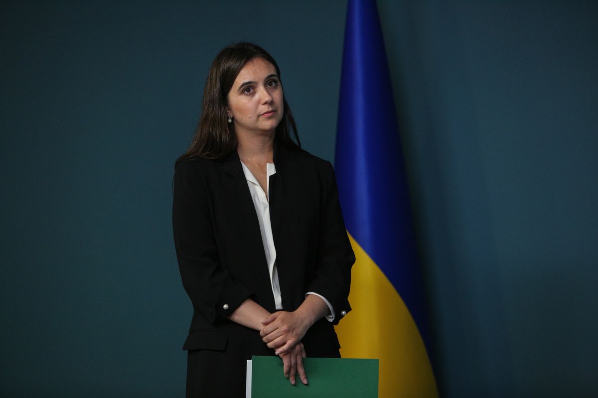 Zełenski nałożył 10-letnie sankcje na byłą rzeczniczkę po jej wywiadzie dla Carlsona