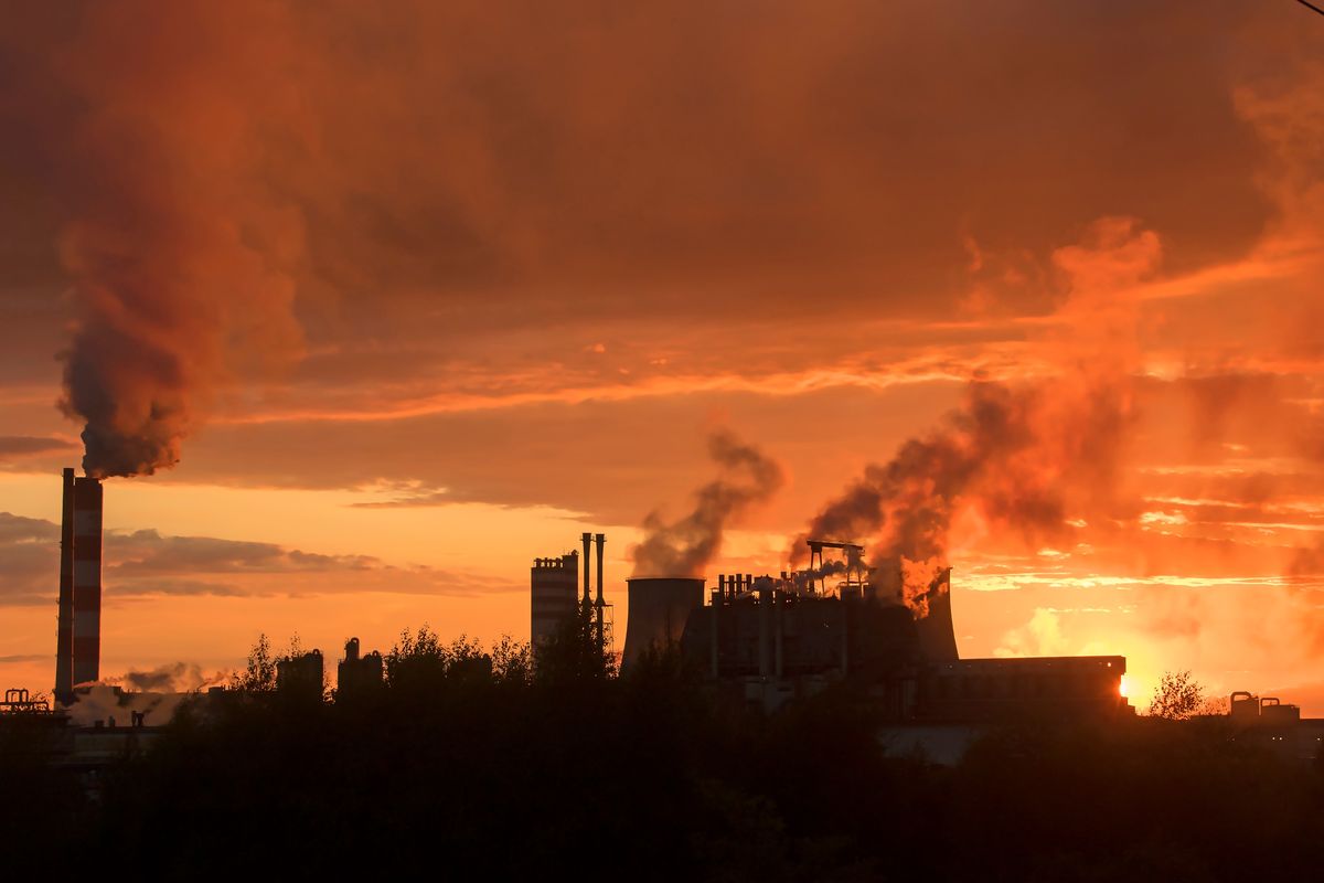 Polska do 2030 r. musi zmniejszyć emisję gazów cieplarnianych o połowę.