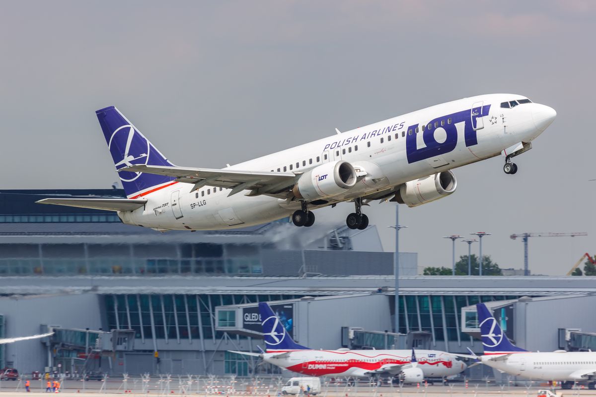 Polskie Linie Lotnicze LOT - Polska Grupa Lotnicza - Integrator podmiotów  sektora lotniczego