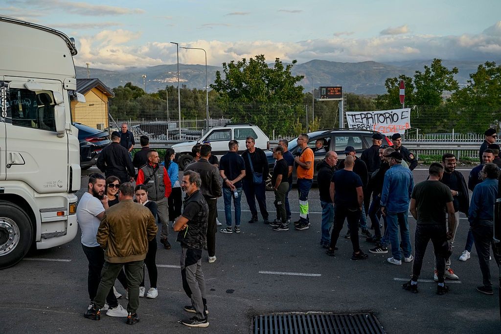 Zamieszki i protesty we Włoszech: Polka z Kalabrii odradza wyjazdy