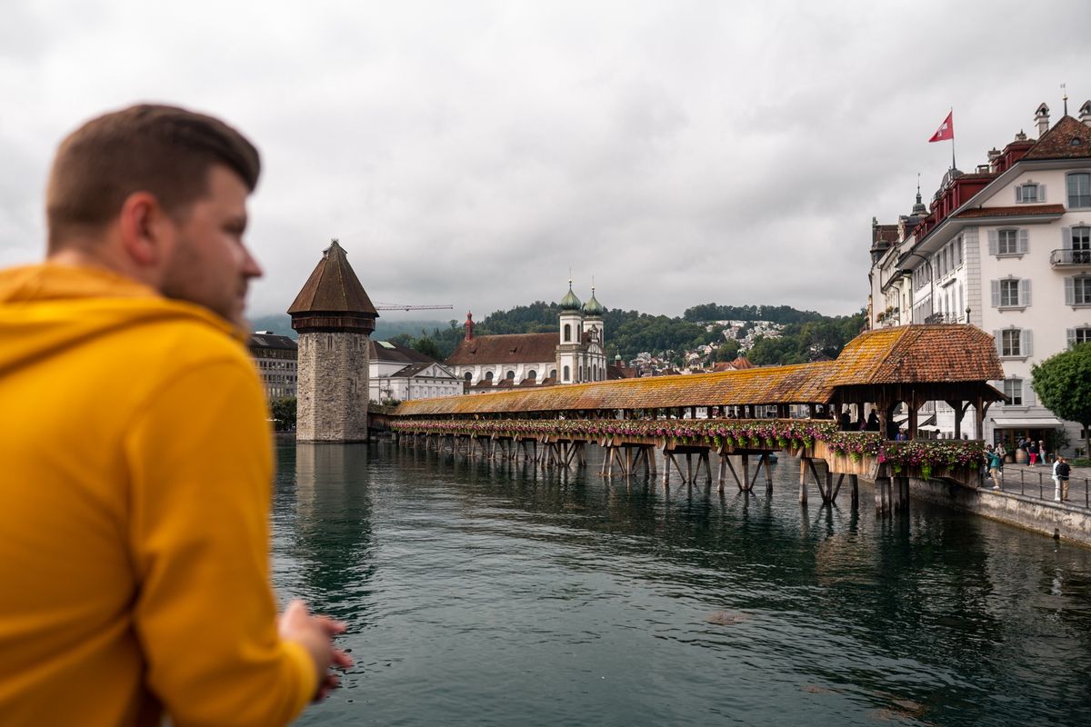 Ważnym elementem mostu jest Wasserturm sprzed 1367 r. Niegdyś bę