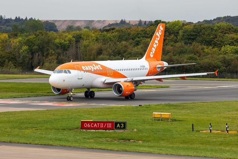 EasyJet podpisał umowę ze Starlinkiem: Wi-Fi na pokładach od 2027 r.